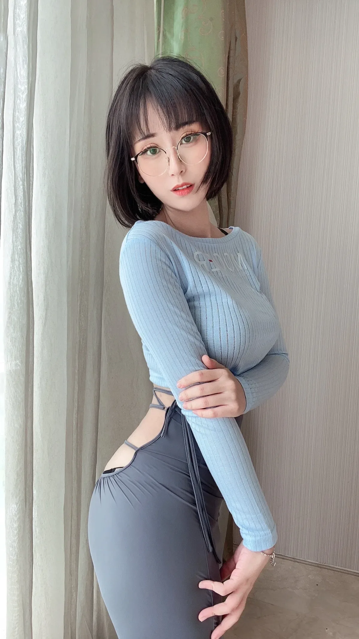 [Larissa Rochefort] Hitomio - 18