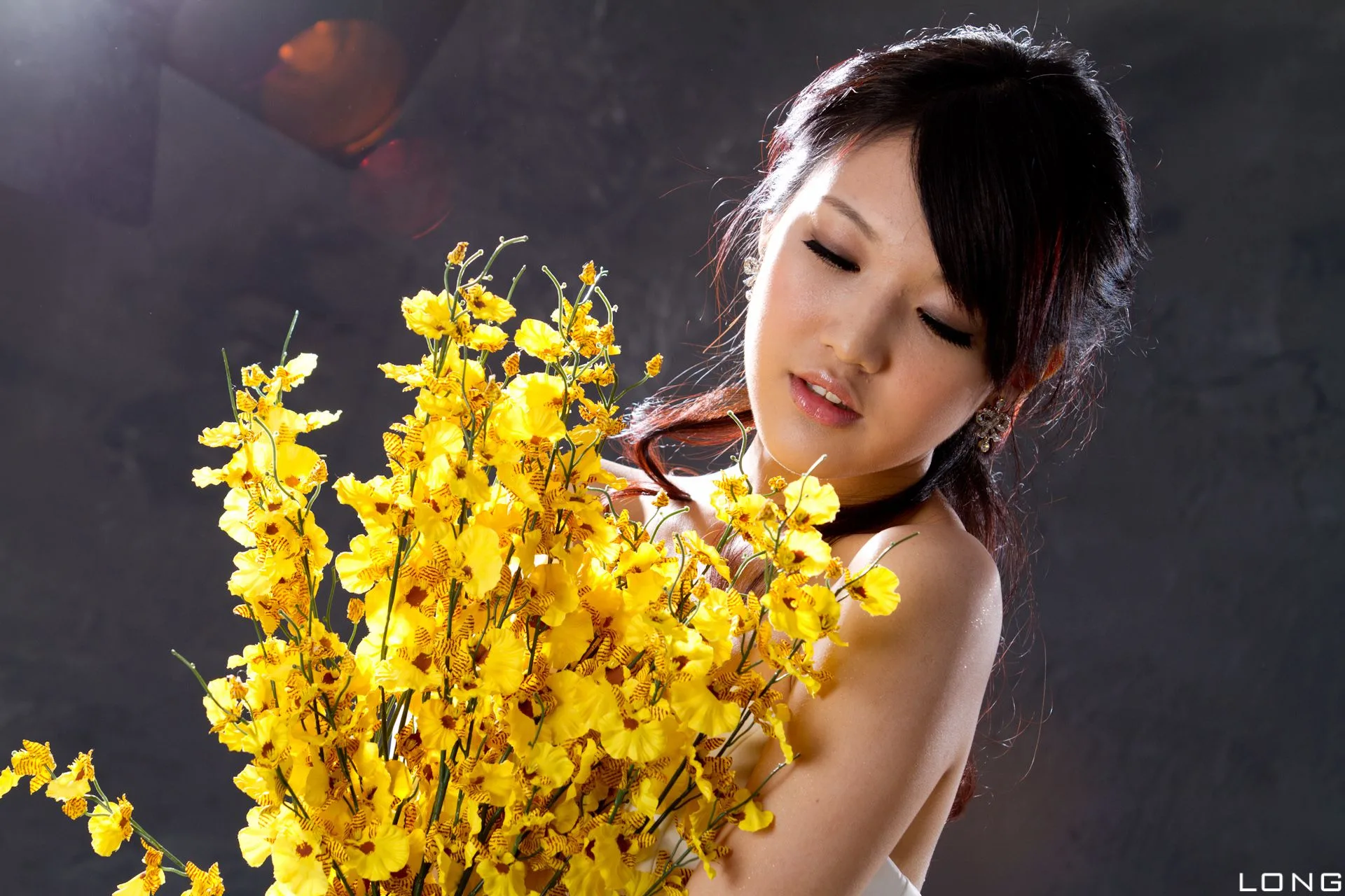 [Chương bổ sung BEAUTYLEG] Buổi chụp ảnh tại studio với bộ váy cưới màu trắng của Jill (Weiting) - 10