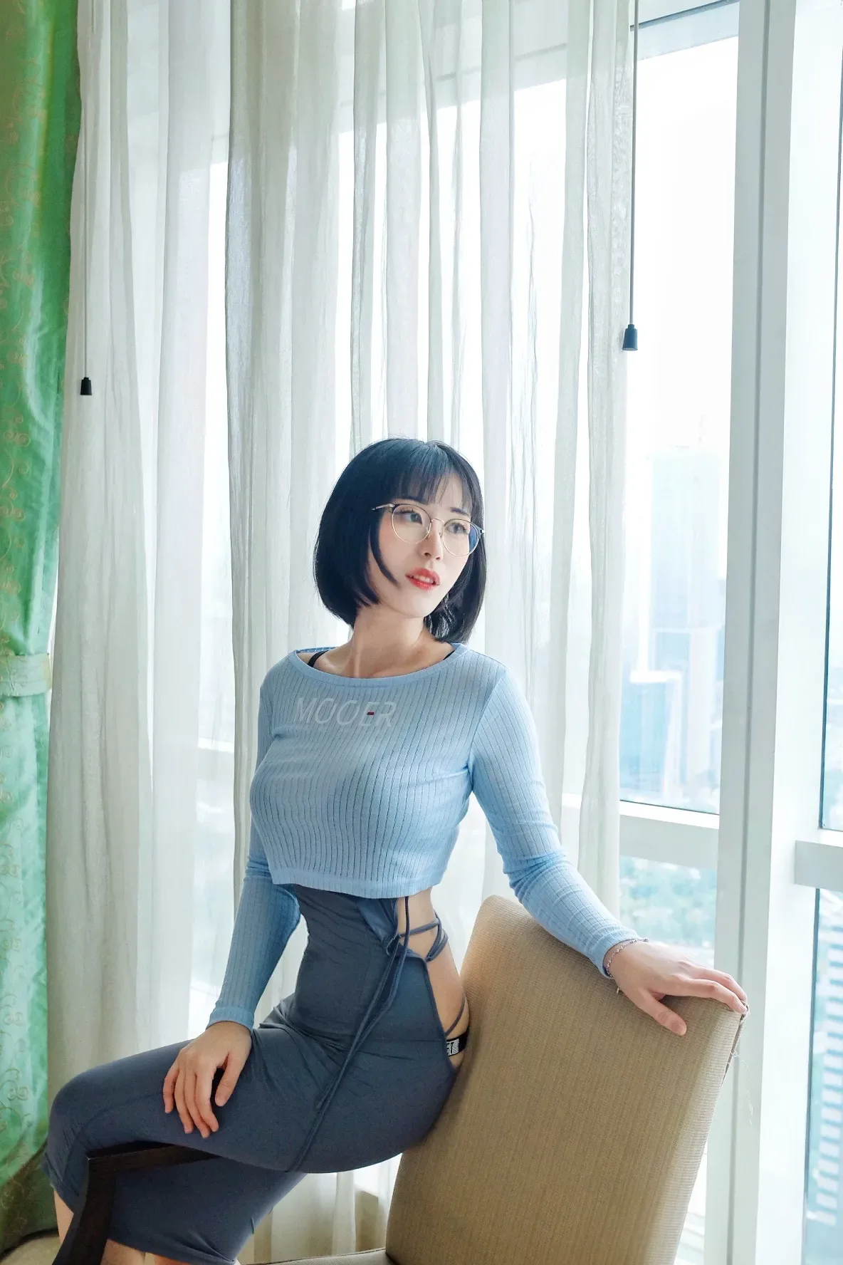 [Larissa Rochefort] Hitomio - 10